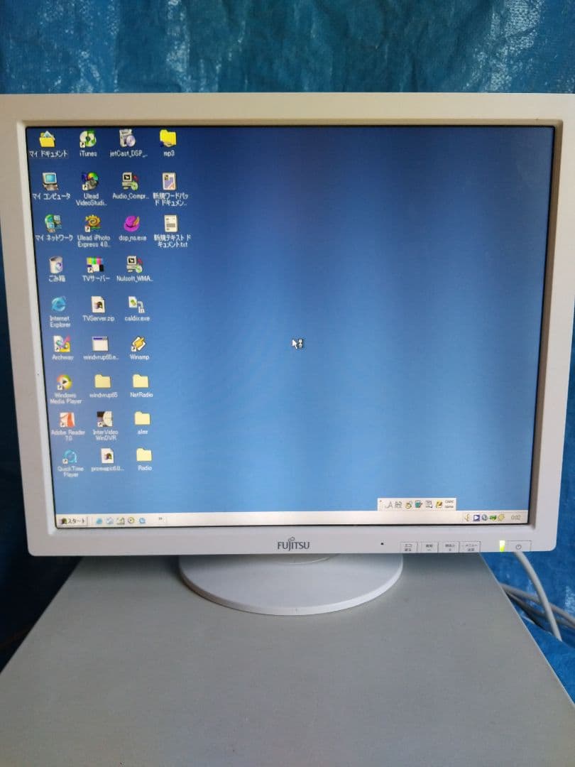 Fujitsu デスクトップWindows 2000パソコン中古品の出品です。