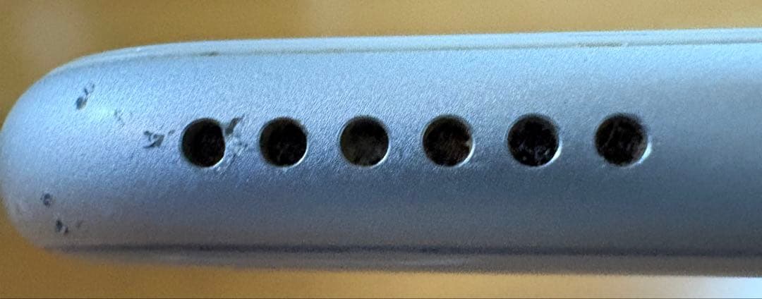 【匿名配送込】iPhone 8 64GB SIMフリー 箱ケーブル充電器付属