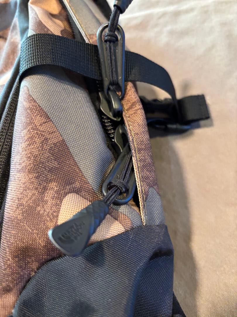 THE NORTH FACE HOT SHOT カモフラージュリュック