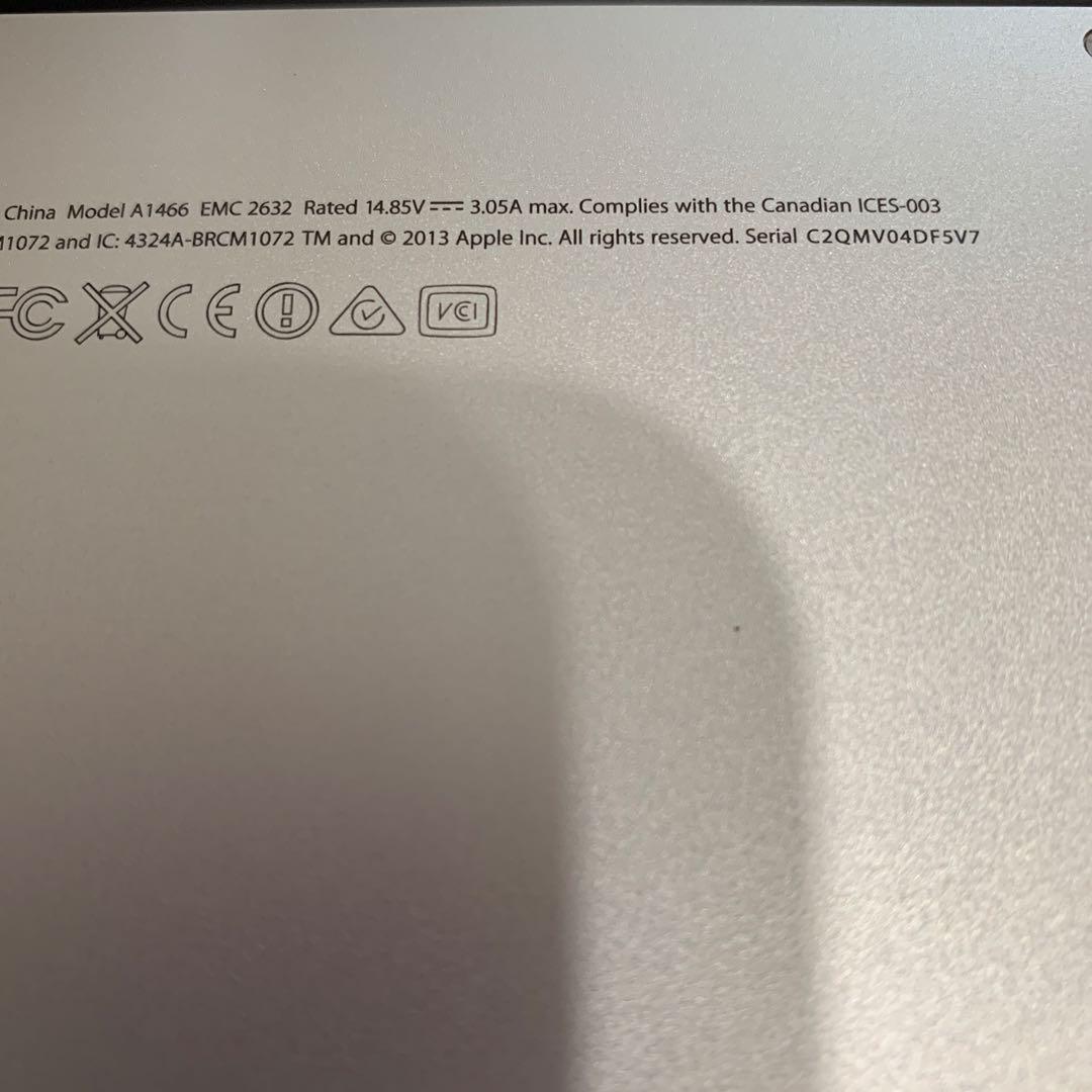 《中古》　Macbook Air A1466 13.3 軽量　認定整備済製品