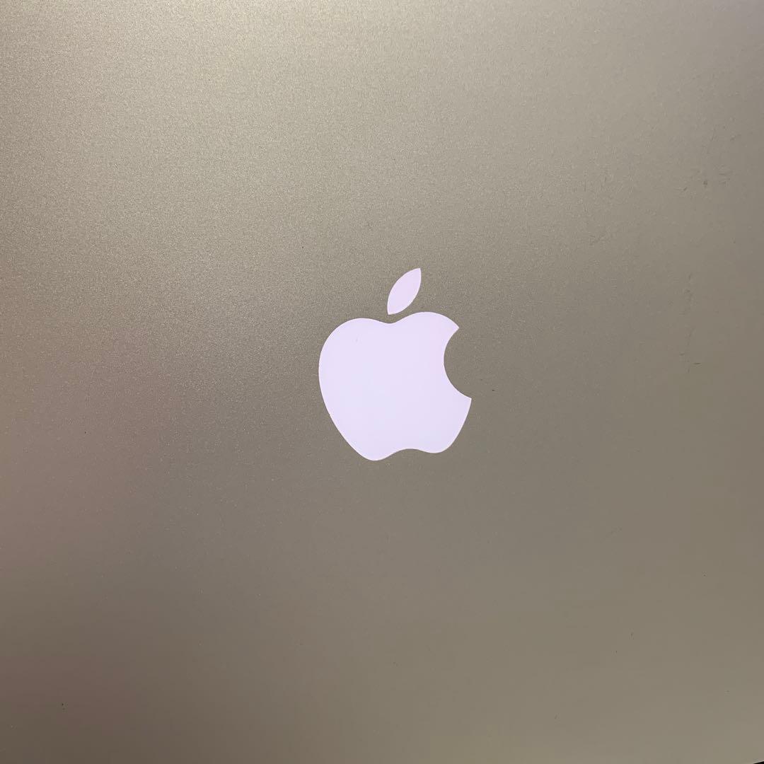 《中古》　Macbook Air A1466 13.3 軽量　認定整備済製品