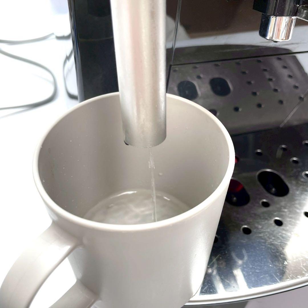 美品　動作保証付　デロンギ　マグニフィカs ECAM22112B 全自動コーヒー