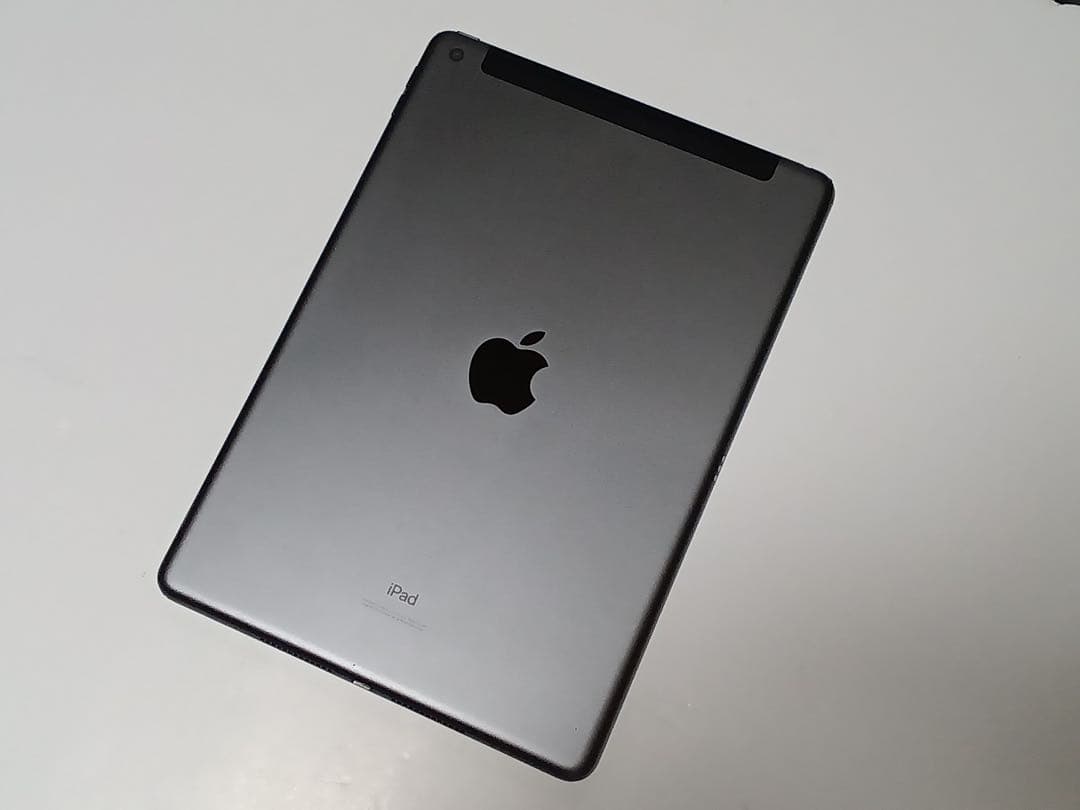 Apple iPad 2020 / 第8世代 / 32GB / セルラー版