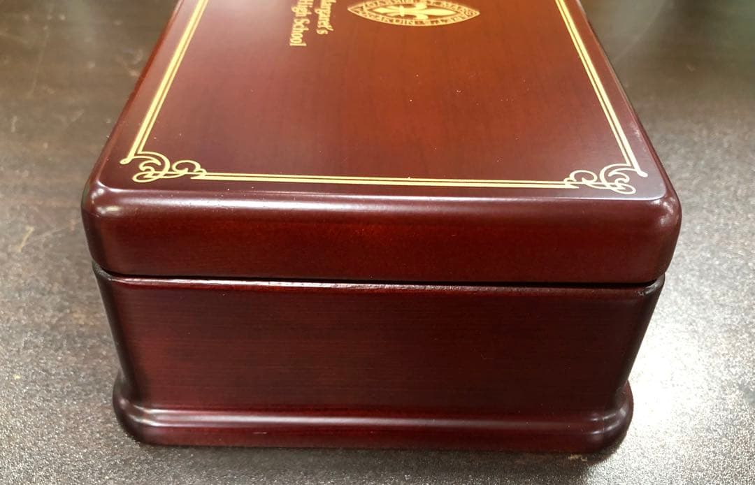 値引きします。立教女学院中学校　卒業記念品　木製オルゴールボックス