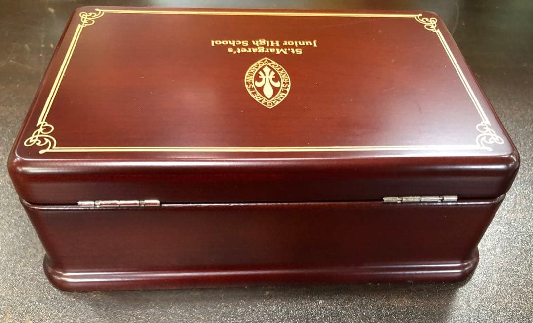 値引きします。立教女学院中学校　卒業記念品　木製オルゴールボックス