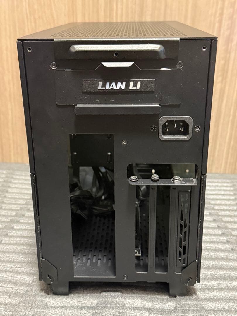 LIAN LI Q58 pcケース　リアンリ　Mini-ITX