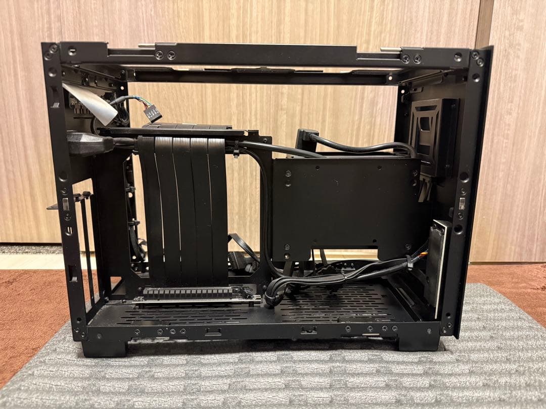 LIAN LI Q58 pcケース　リアンリ　Mini-ITX