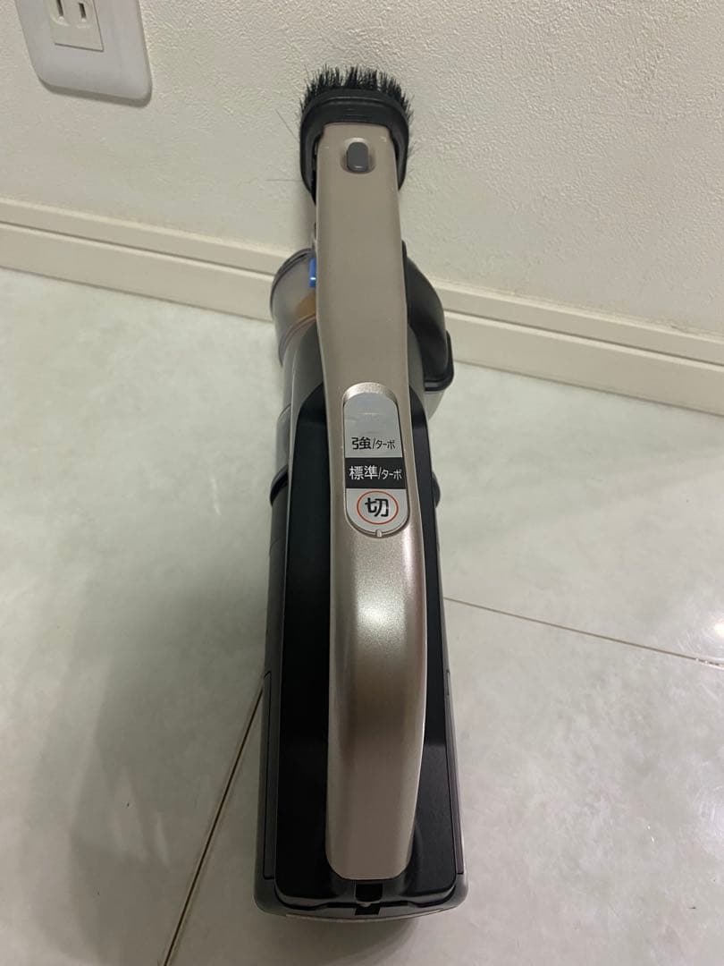 日立 コードレス掃除機2021年製　PV-BL2H