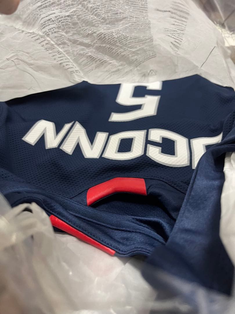 UConn Huskies バスケットボールジャージ #5