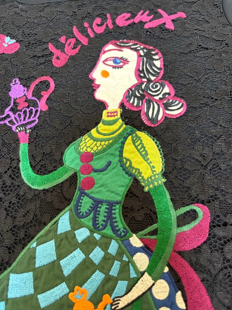 『未使用に近い』⭐️トクコプルミエヴォル⭐️黒地に豪華なレースの所素敵なアップリケ❣️