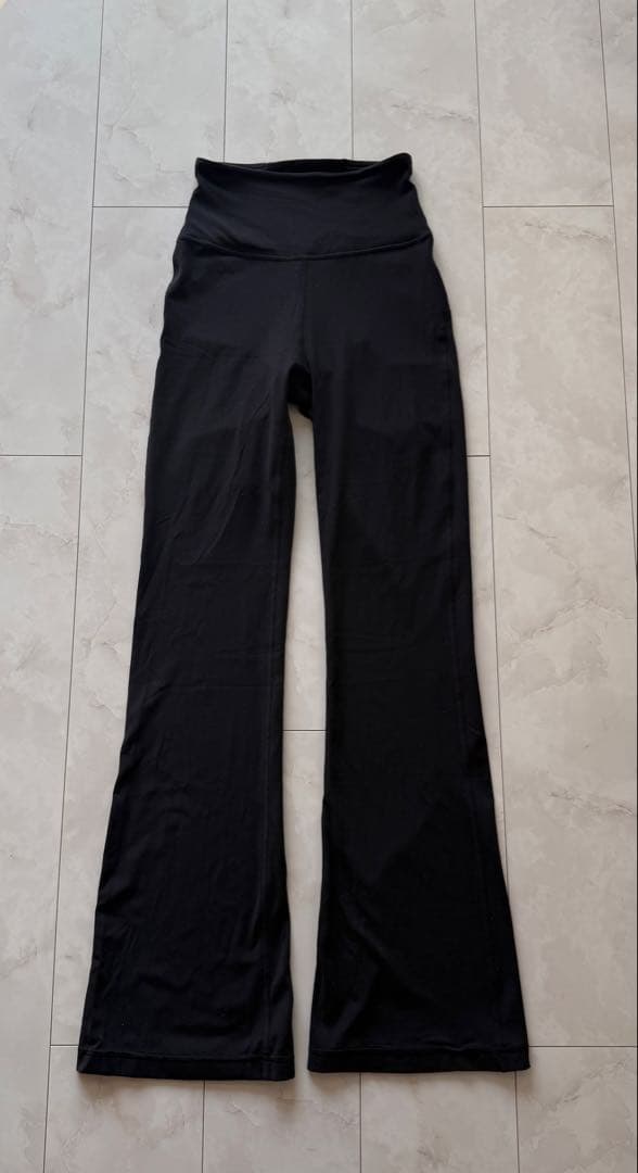 ルルレモン　スーパーハイライズ　フレアレギンスXS