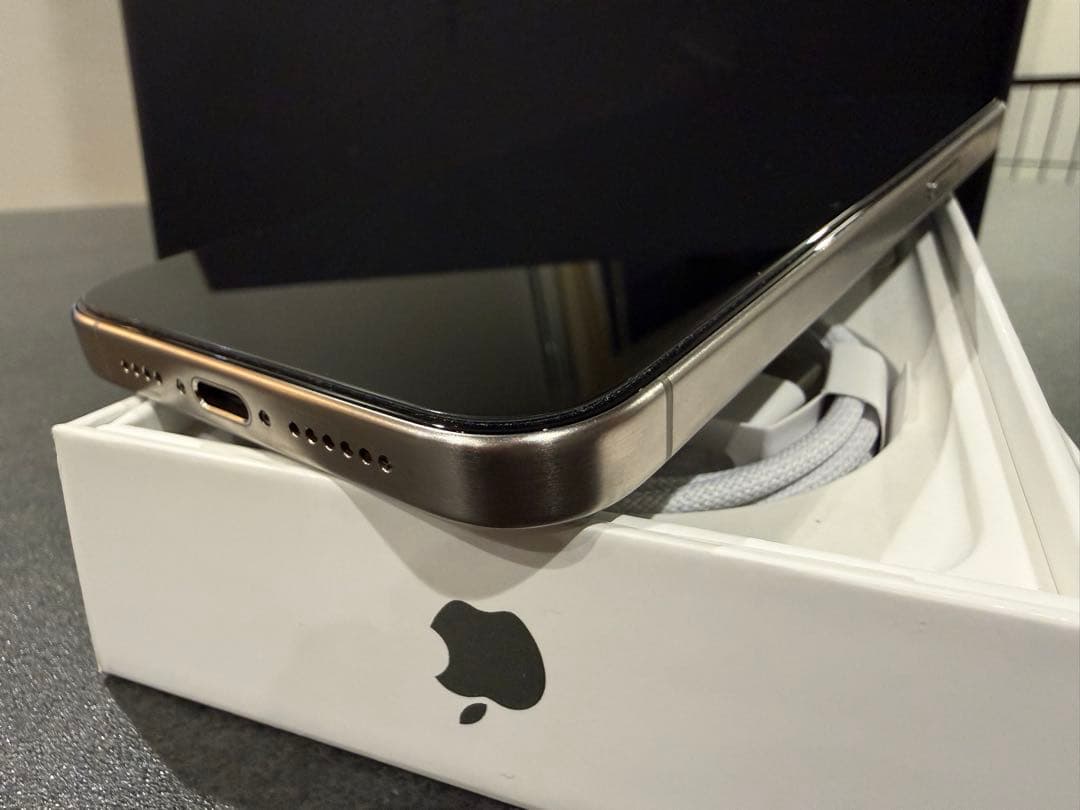 【美品！】iPhone15 Pro Max 256GB ナチュラルチタニウム