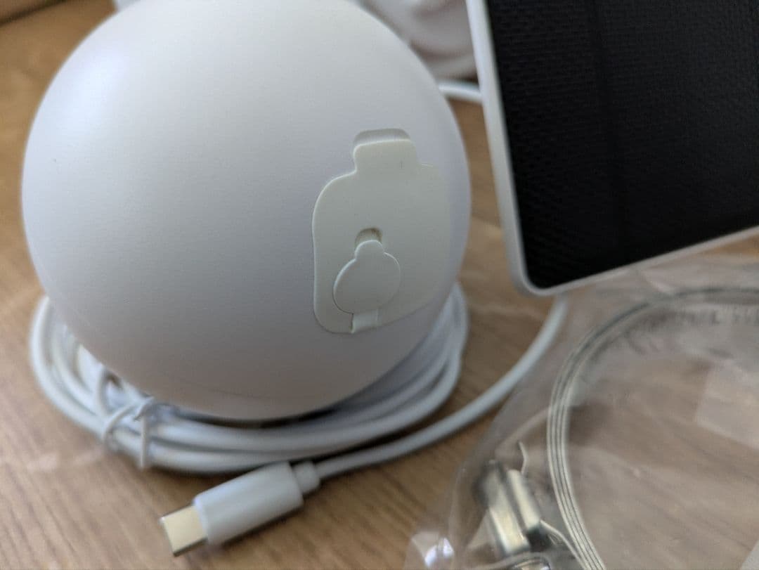 スイッチボット防犯カメラ（ソーラーパネル、マウント付き）