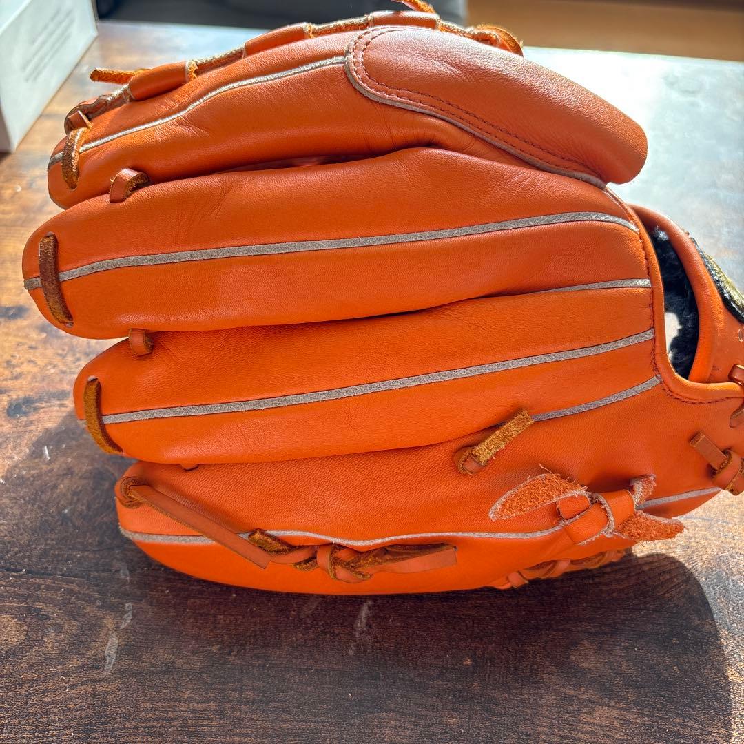 【新品同様】ハイゴールド　軟式投手用グラブ
