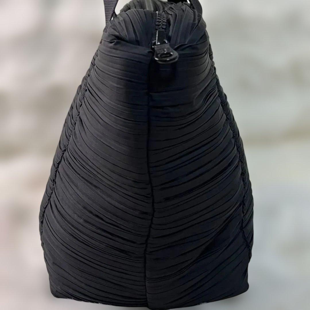 【美品】PLEATS PLEASE ISSEY MIYAKE ハンドバッグ 黒