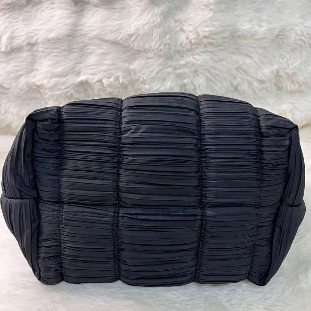 【美品】PLEATS PLEASE ISSEY MIYAKE ハンドバッグ 黒
