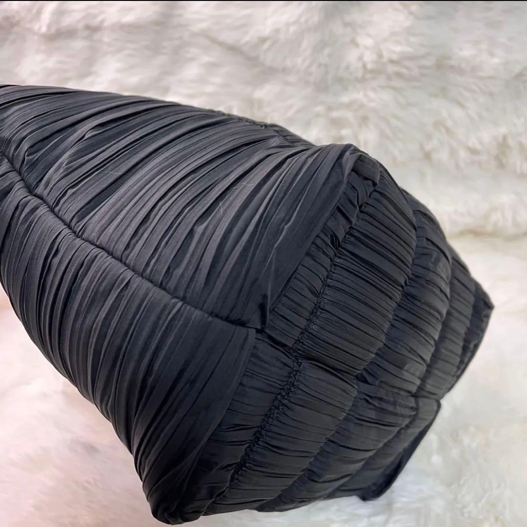 【美品】PLEATS PLEASE ISSEY MIYAKE ハンドバッグ 黒