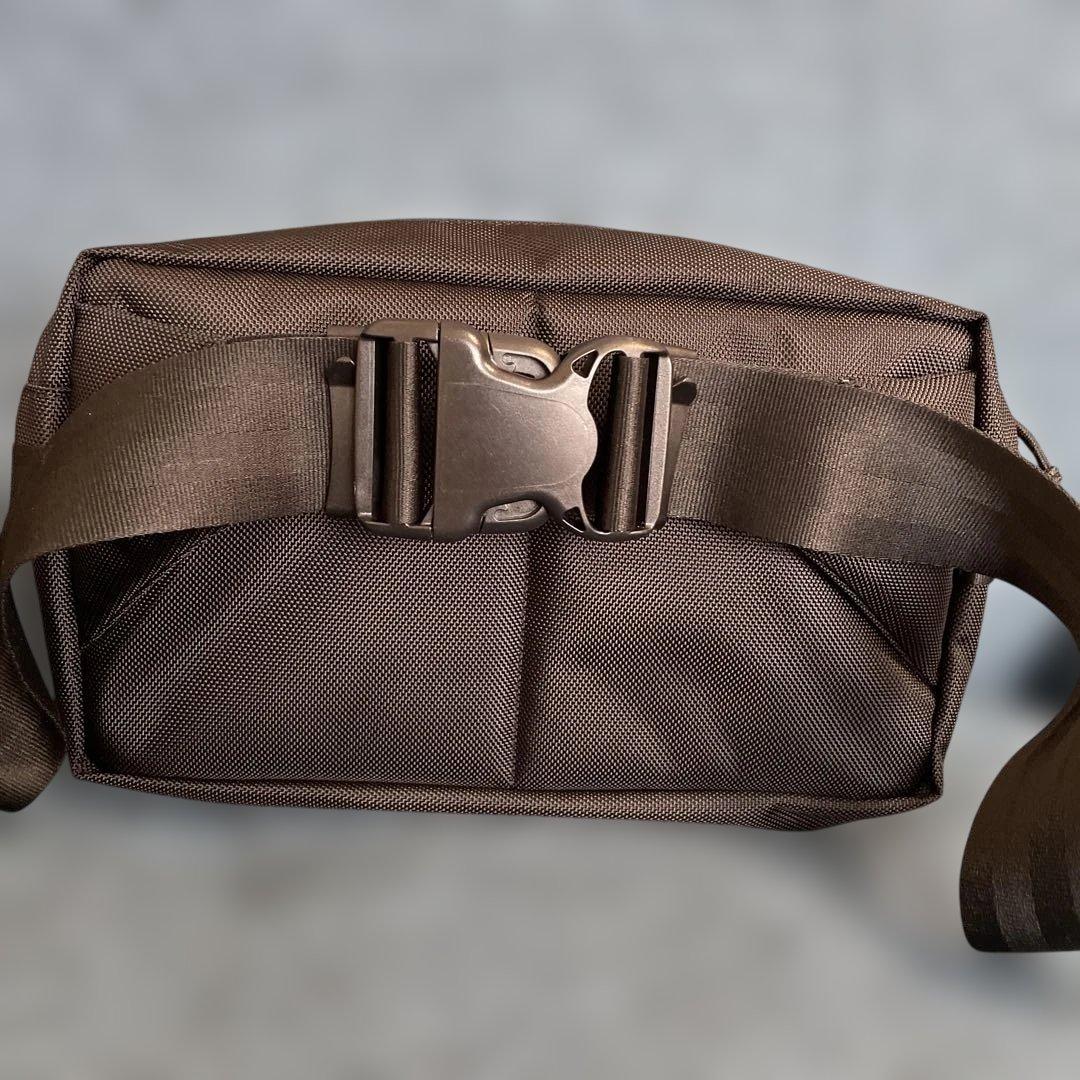 マリークワント　NEW ERA ボディバッグ