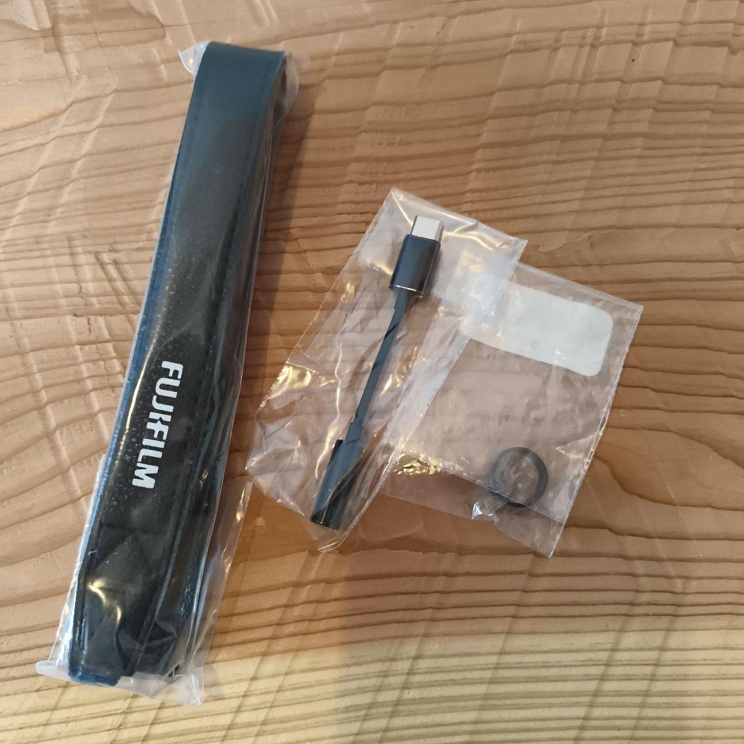 Fujifilm X-S10 ミラーレス一眼カメラ 本体　ダブルズームキット