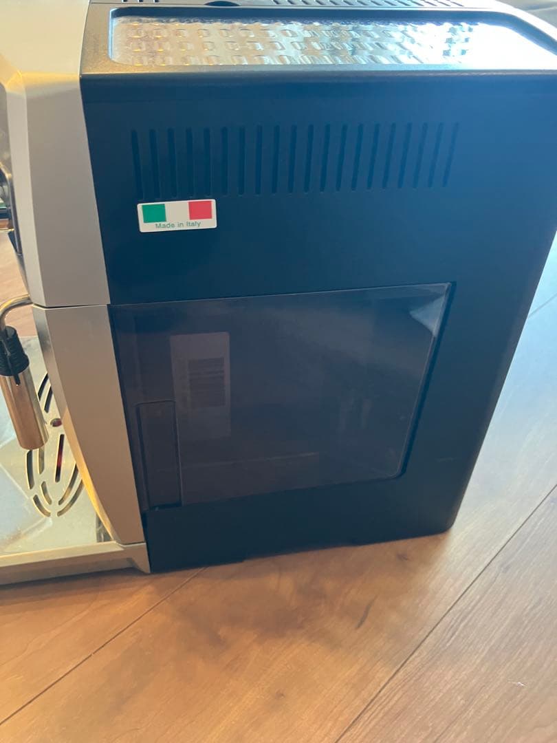 DeLonghi デロンギ　 エスプレッソマシン　ESAM03110