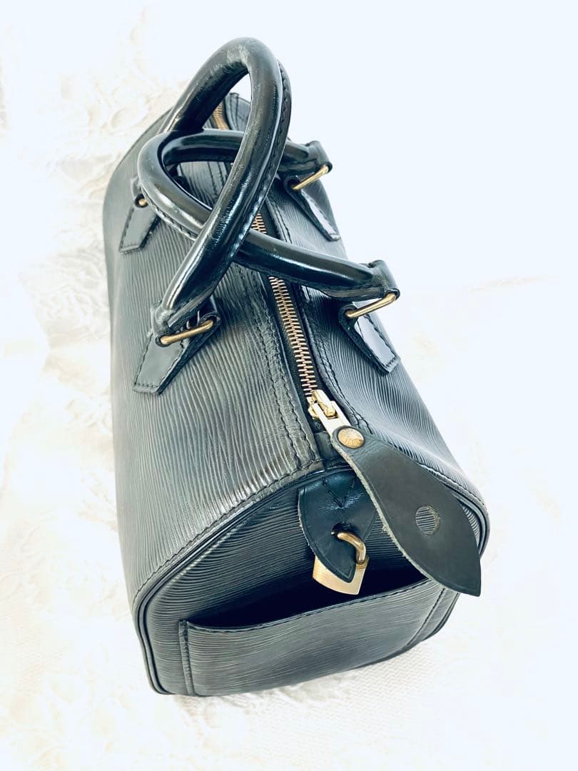 LOUISVUITTONブラックエピ加工レザー中古お買得品