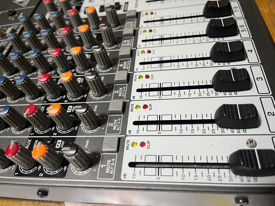 BEHRINGER XENYX 1204 アナログミキサー
