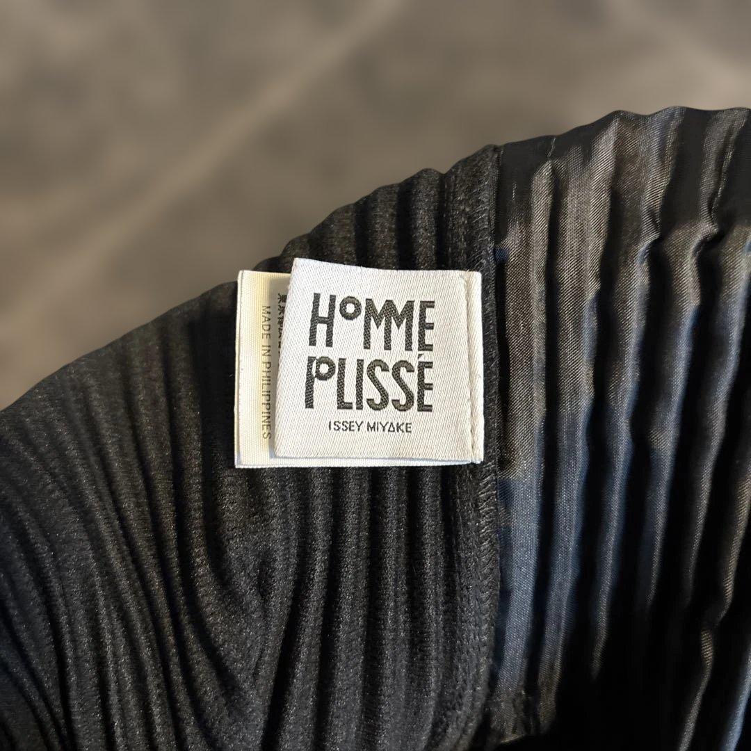 【着用一回】HOMME PLISSE ISSEI MIYAKE黒 ショートパンツ