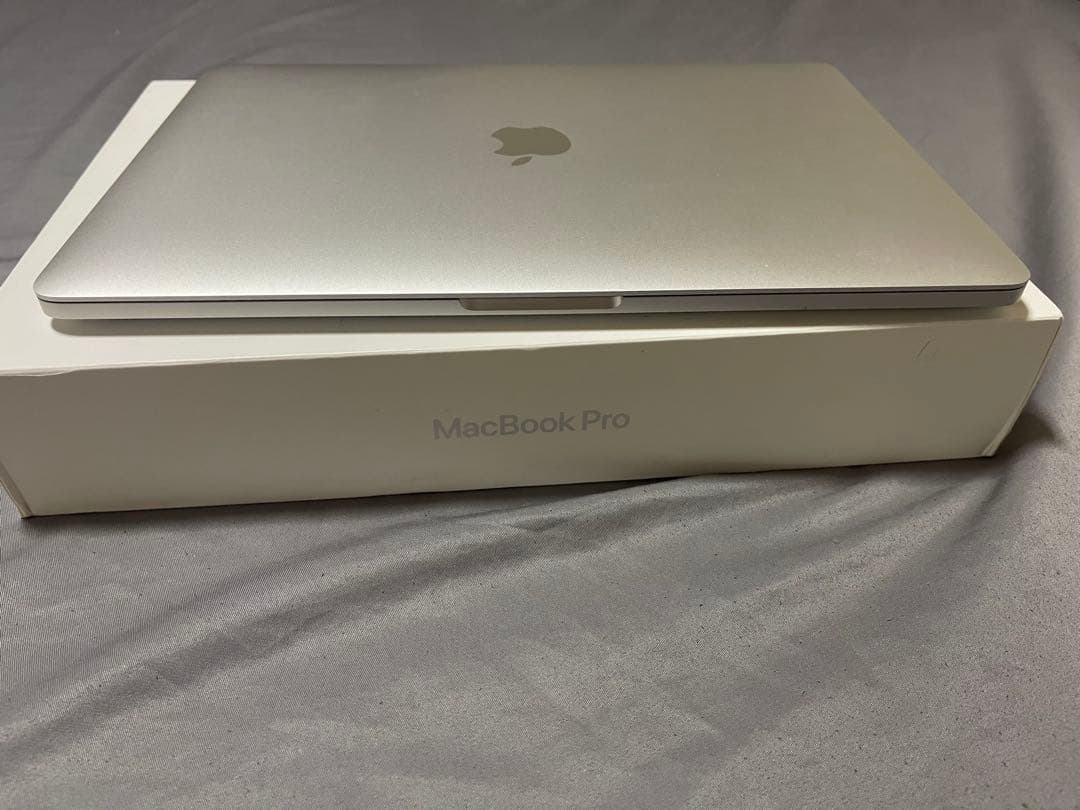 美品 Apple MacBook Pro 13インチ 充電器箱付き