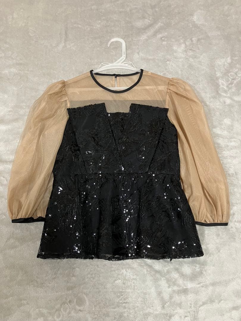 【fuwari♡様】シアーパフスリーブペプラムスパンコール花柄Leja サイズS