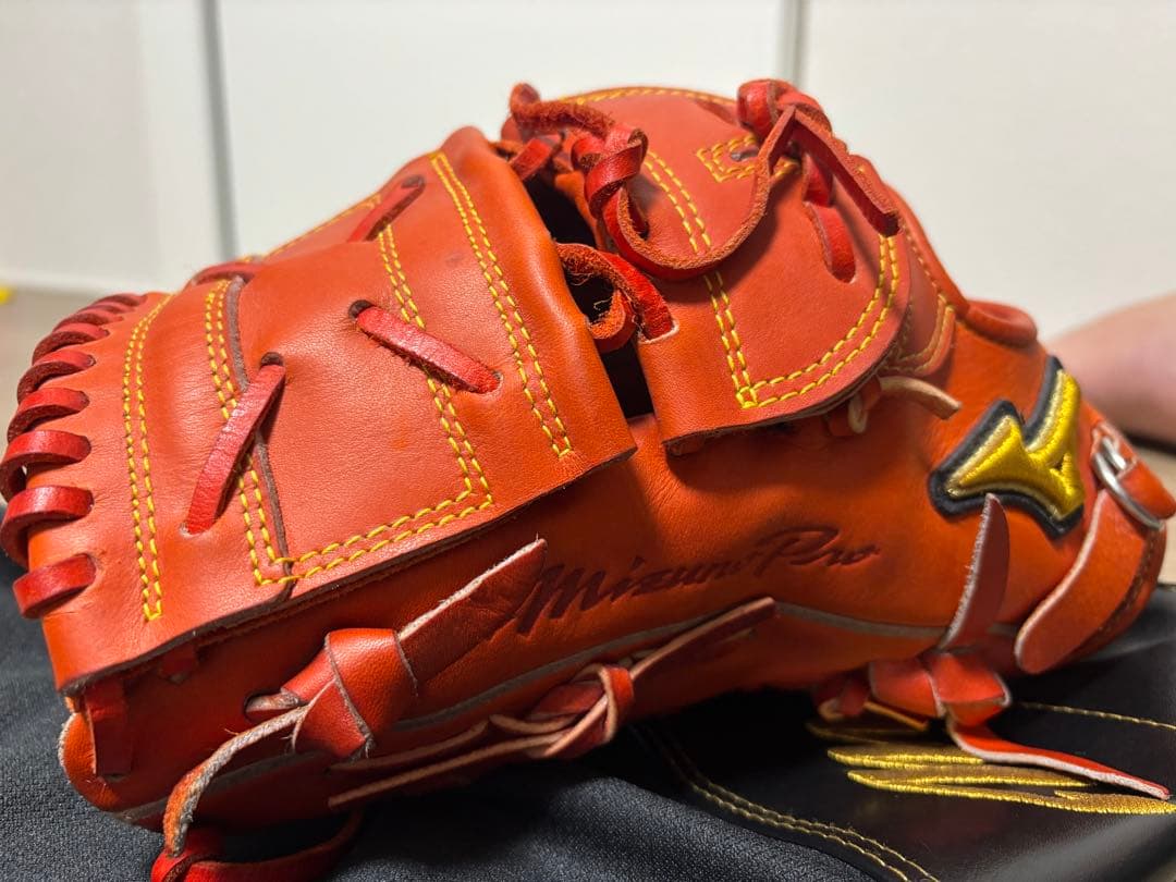 Mizuno Pro 左投げ軟式グローブ 赤 収納袋付き