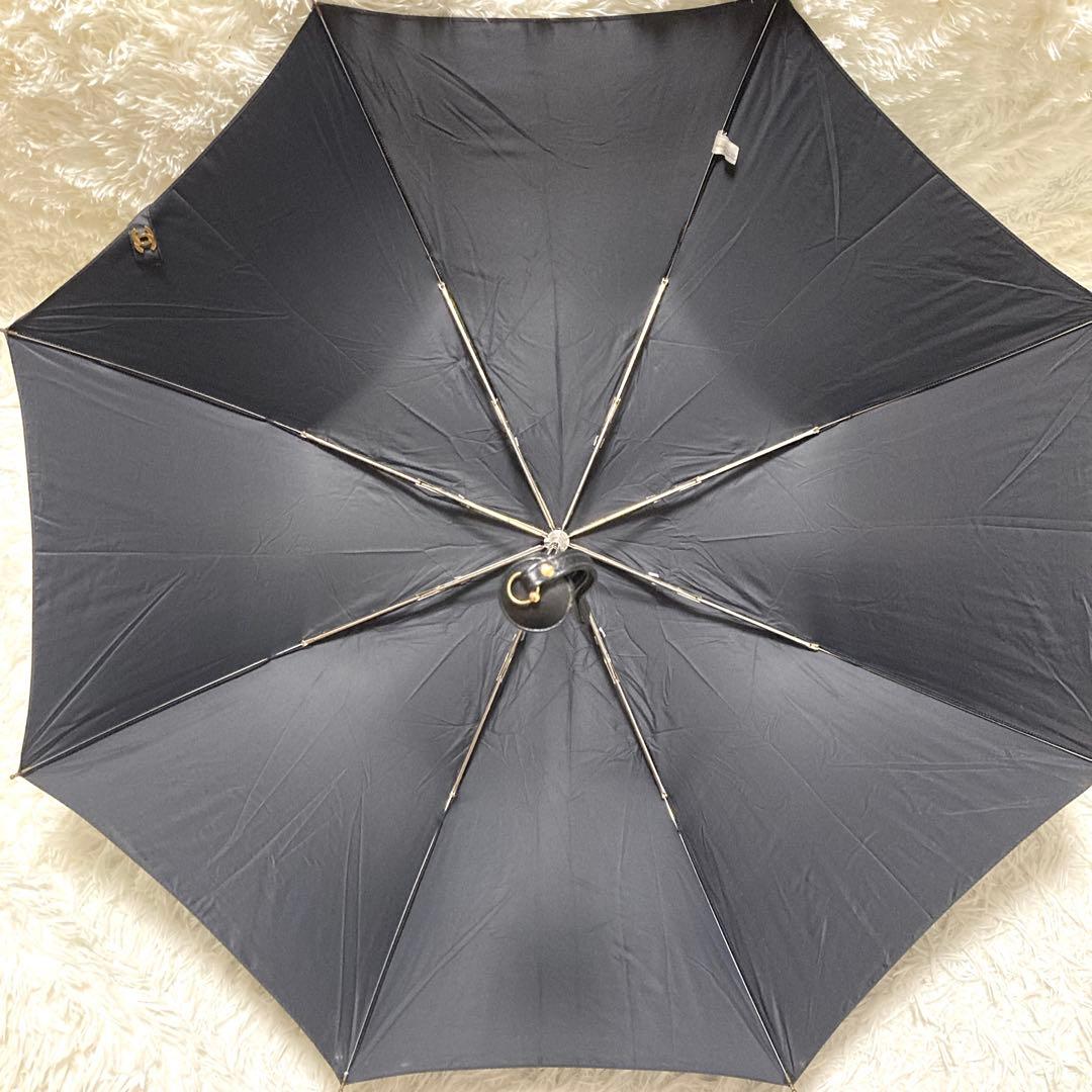 美品✨シャネル　折り畳み傘　マトラッセ　チェーンショルダーケース　ターンロック