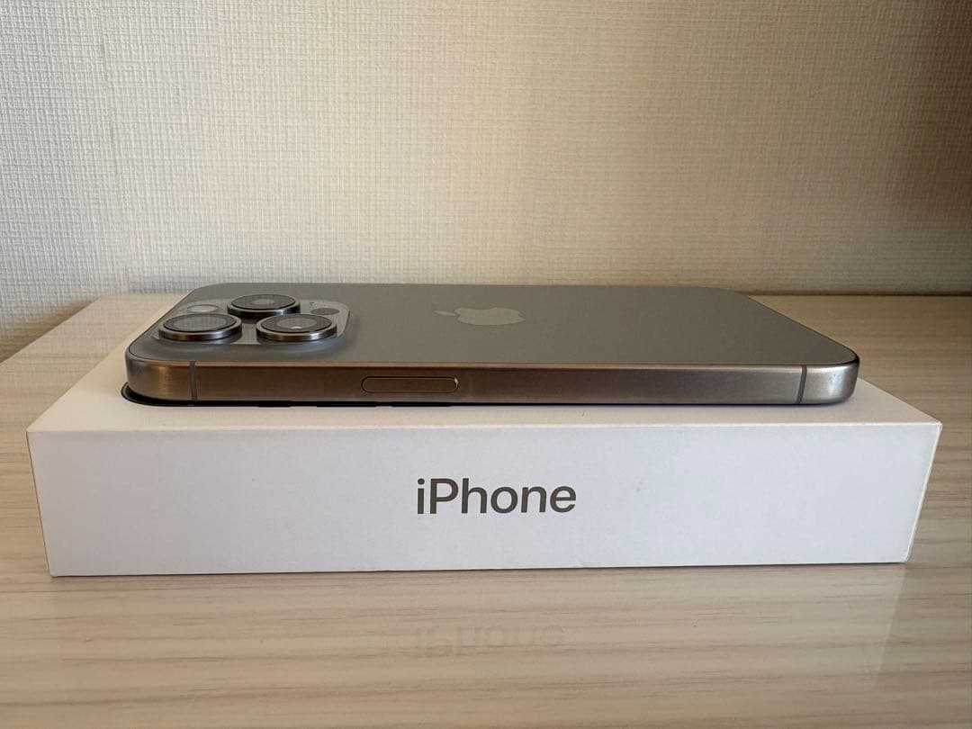 Apple iPhone 15 Pro本体／SIMフリー 美品