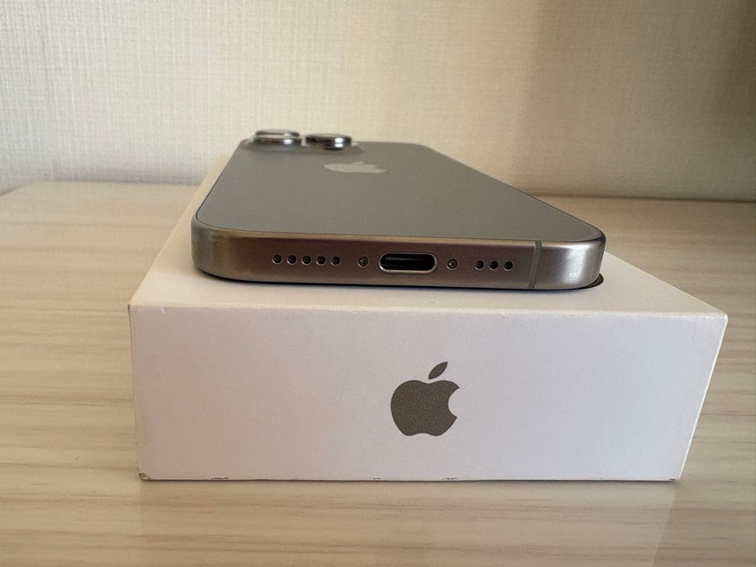 Apple iPhone 15 Pro本体／SIMフリー 美品