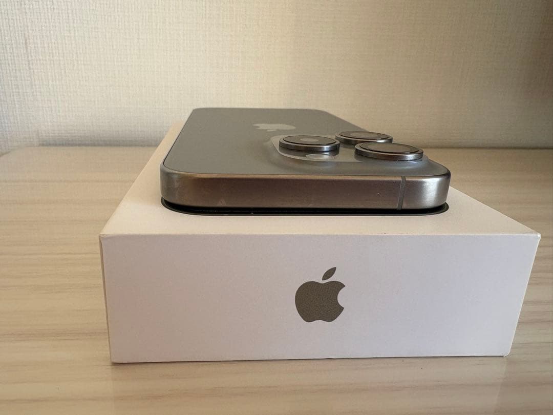 Apple iPhone 15 Pro本体／SIMフリー 美品