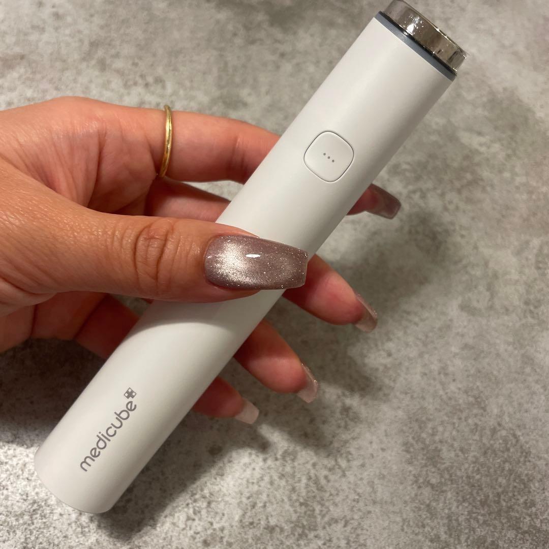 新品未使用 メディキューブ 美顔器