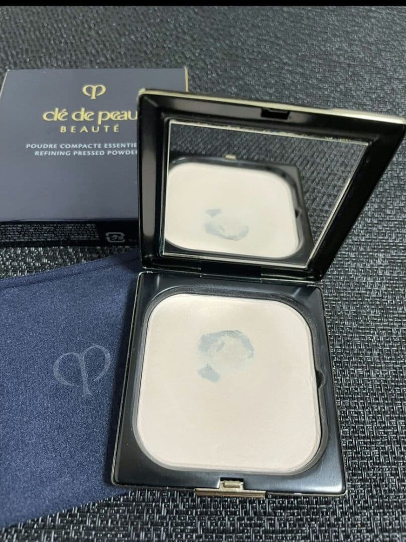 クレドポーボーテ プードルコンパクトエサンシエルn エレガントスリム