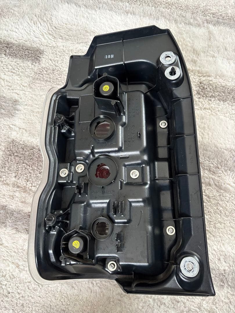 ハスラー 右テールランプ