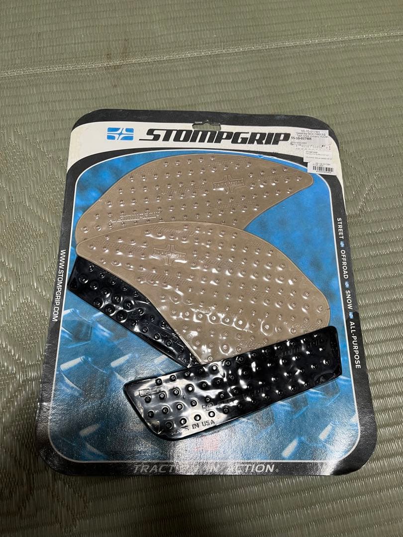 ニンジャ1000sxタンクパット　少しあけましたが、新品未使用です