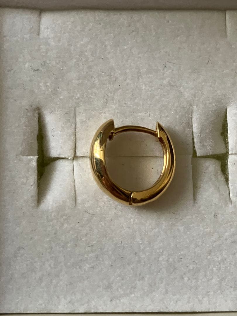 カラット　スピンドル11ミリ　k18 YG 片耳