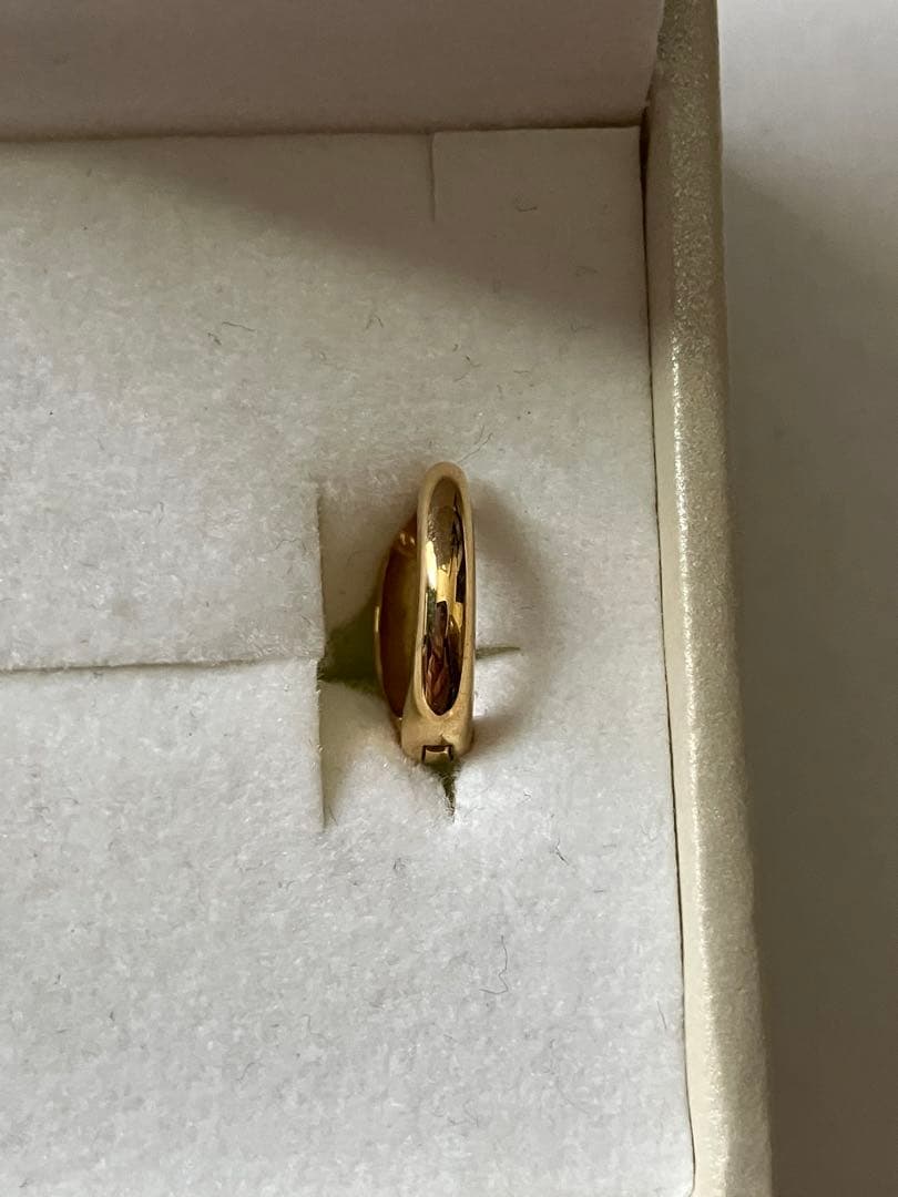 カラット　スピンドル11ミリ　k18 YG 片耳