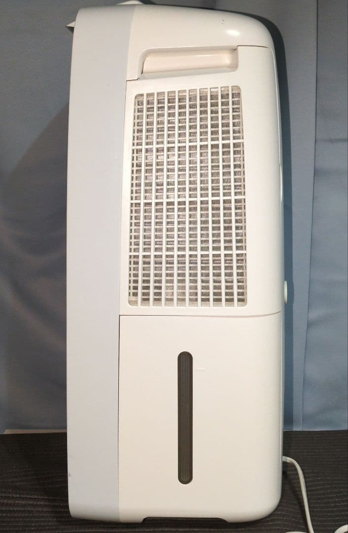 SHARPプラズマクラスター 衣類乾燥 除湿機　CM-L100-W 2020年製