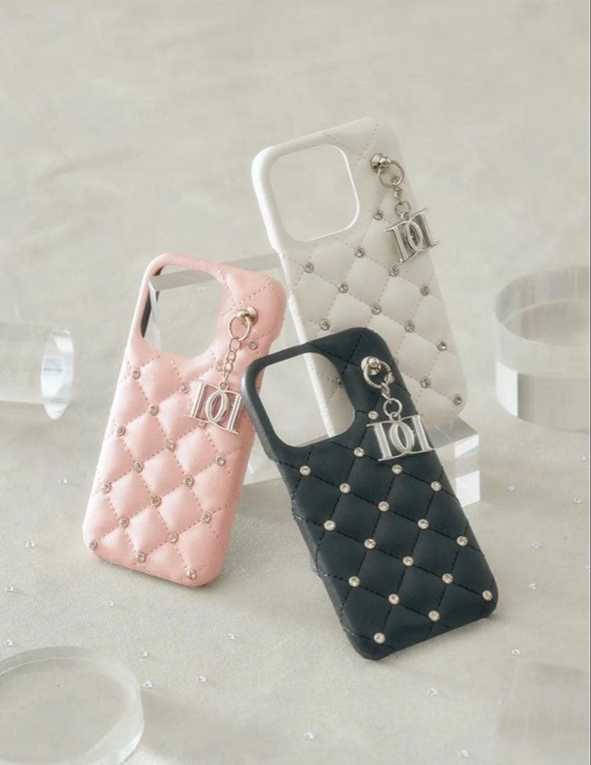 Darich キルティングビジューDDチャーム iPhone16Pro ケース