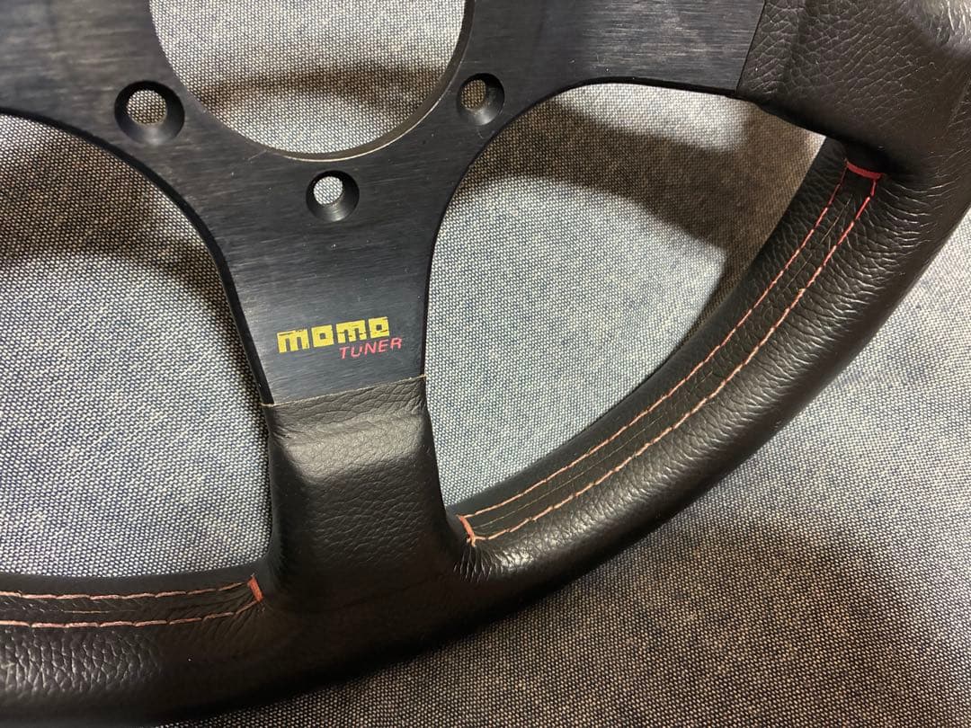 MOMOチューナー32パイ中古良品