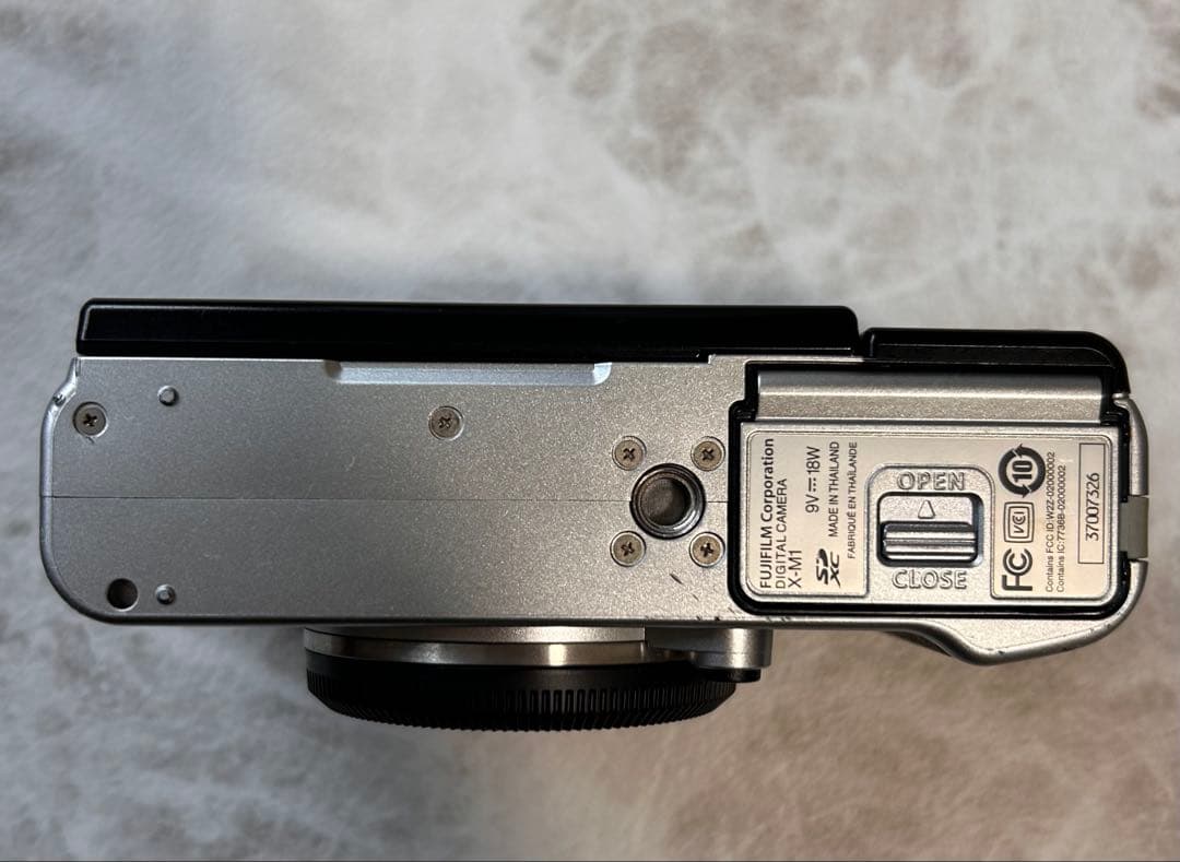 FUJIFILM ミラーレス一眼 X-M1 シルバー