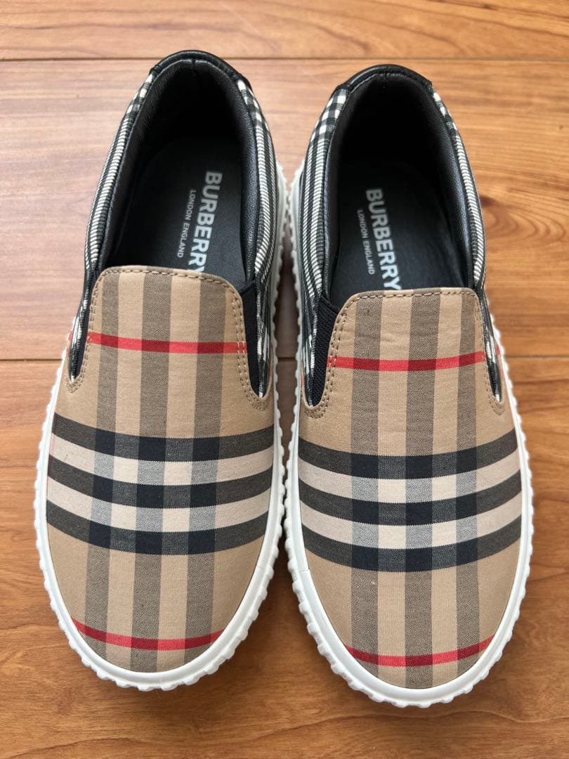 【未使用】Burberry スリッポンシューズ