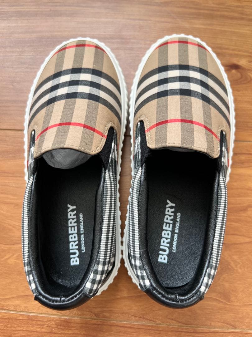【未使用】Burberry スリッポンシューズ