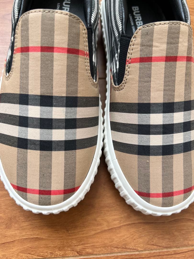 【未使用】Burberry スリッポンシューズ