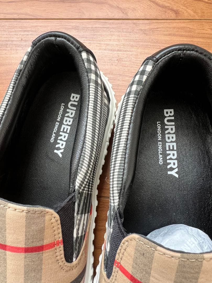【未使用】Burberry スリッポンシューズ