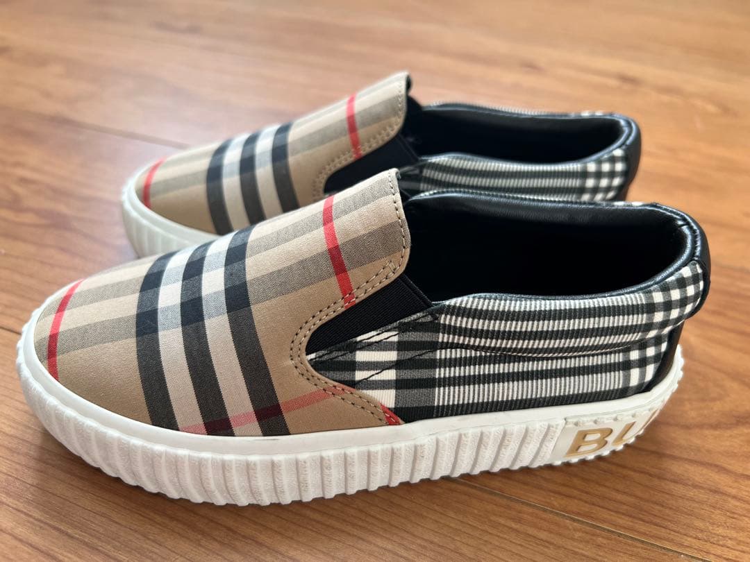 【未使用】Burberry スリッポンシューズ