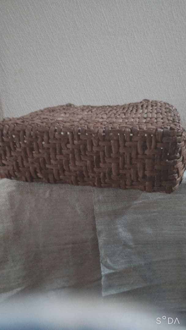 古い山葡萄の籠